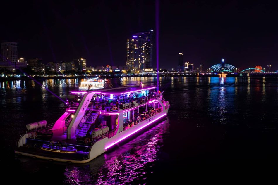 Riverside Dinners for Slow Evenings & Good Atmosphere